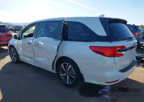 2024 Honda Odyssey Touring z USA, uszkodzony, nr VIN 5FNRL6H85RB034493